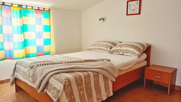 2 chambres, accĂšs Internet, draps fournis