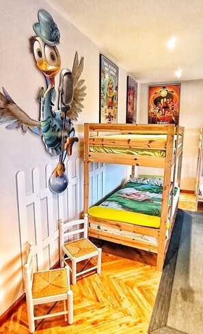 7 Schlafzimmer, Bügeleisen/Bügelbrett, kostenloses WLAN, Bettwäsche