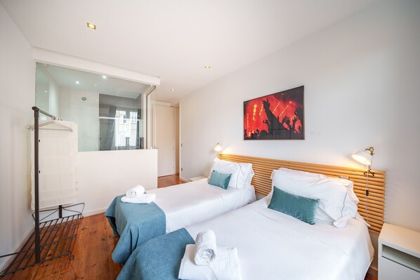 2 bedrooms, iron/ironing board, free WiFi, bed sheets