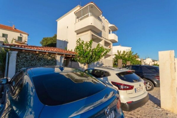 Property grounds - Apartments Marija, (13769), Rogoznica, hr (Rogoznica)