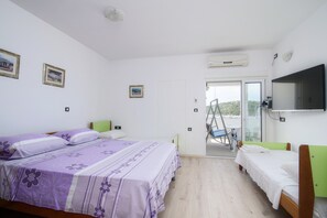 1 bedroom, Internet, bed sheets - Apartments Marija, (13769), Rogoznica, hr (Rogoznica)