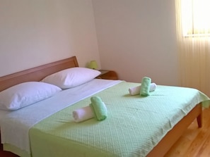 3 bedrooms, iron/ironing board, Internet, bed sheets - Apartments Nedjeljka, (15278), Zadar, hr (Zadar)