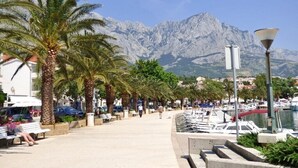 Property grounds - Apartments Ruža, (10981), Baška Voda, hr (Baška Voda)