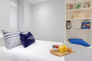 4 bedrooms, in-room safe, iron/ironing board, WiFi