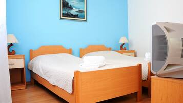 2 bedrooms, internet, bed sheets