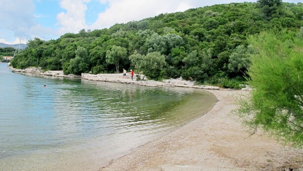 Nær stranden
