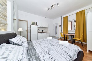 1 chambre, accĂšs Internet, draps fournis