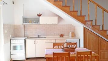 Kühlschrank, Kochgeschirr/Geschirr/Besteck