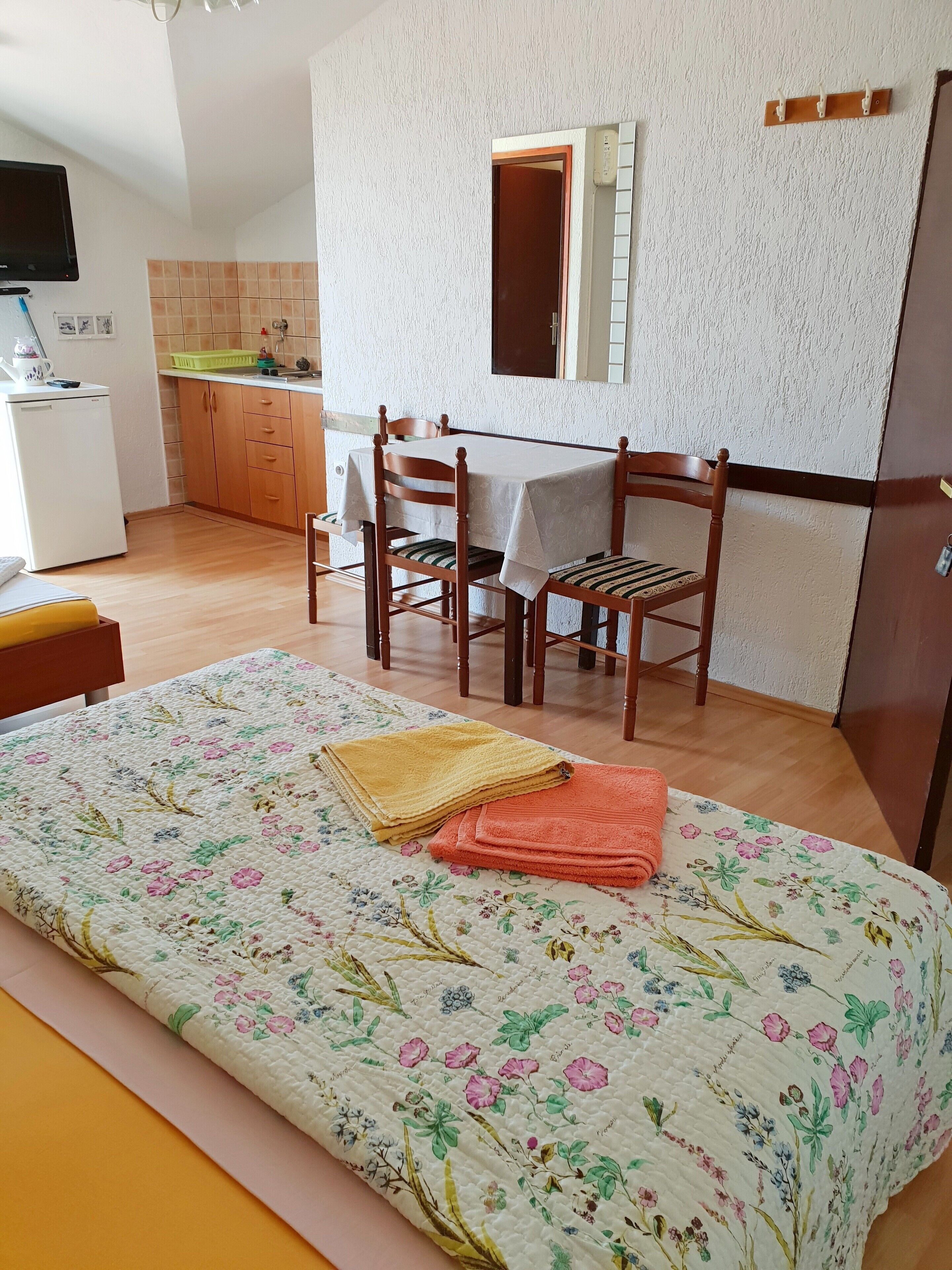 1 habitación, internet y ropa de cama 
