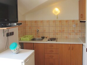 Kühlschrank, Kochgeschirr/Geschirr/Besteck