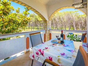 Outdoor dining - Apartments Blanka, (14960), Privlaka, hr (Privlaka)