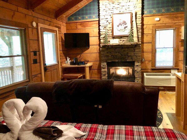 キャビン キングベッド 1 台 (Honeymoon Sweet) | リビングルーム