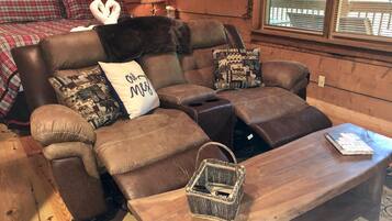 Cabin, 1 King Bed (Honeymoon Sweet) | Living room