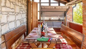 Outdoor dining - Apartments Bojan, (15154), Novigrad, hr (Novigrad)