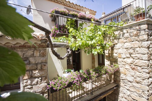 "Domu Irde: Aus einer Ruine ein Traum"