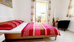1 bedroom, iron/ironing board, internet, bed sheets
