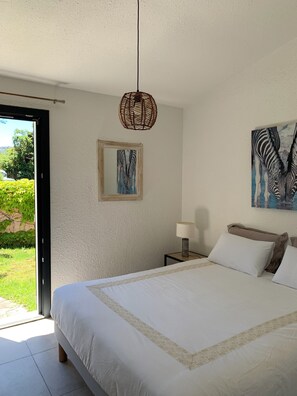 1 dormitorio, tabla de planchar con plancha, cuna de viaje y wifi gratis