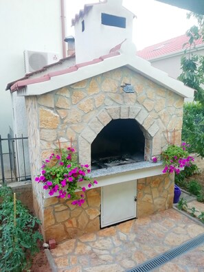 Terrace/patio - Apartments Kristina, (15937), Vodice, hr (Vodice)