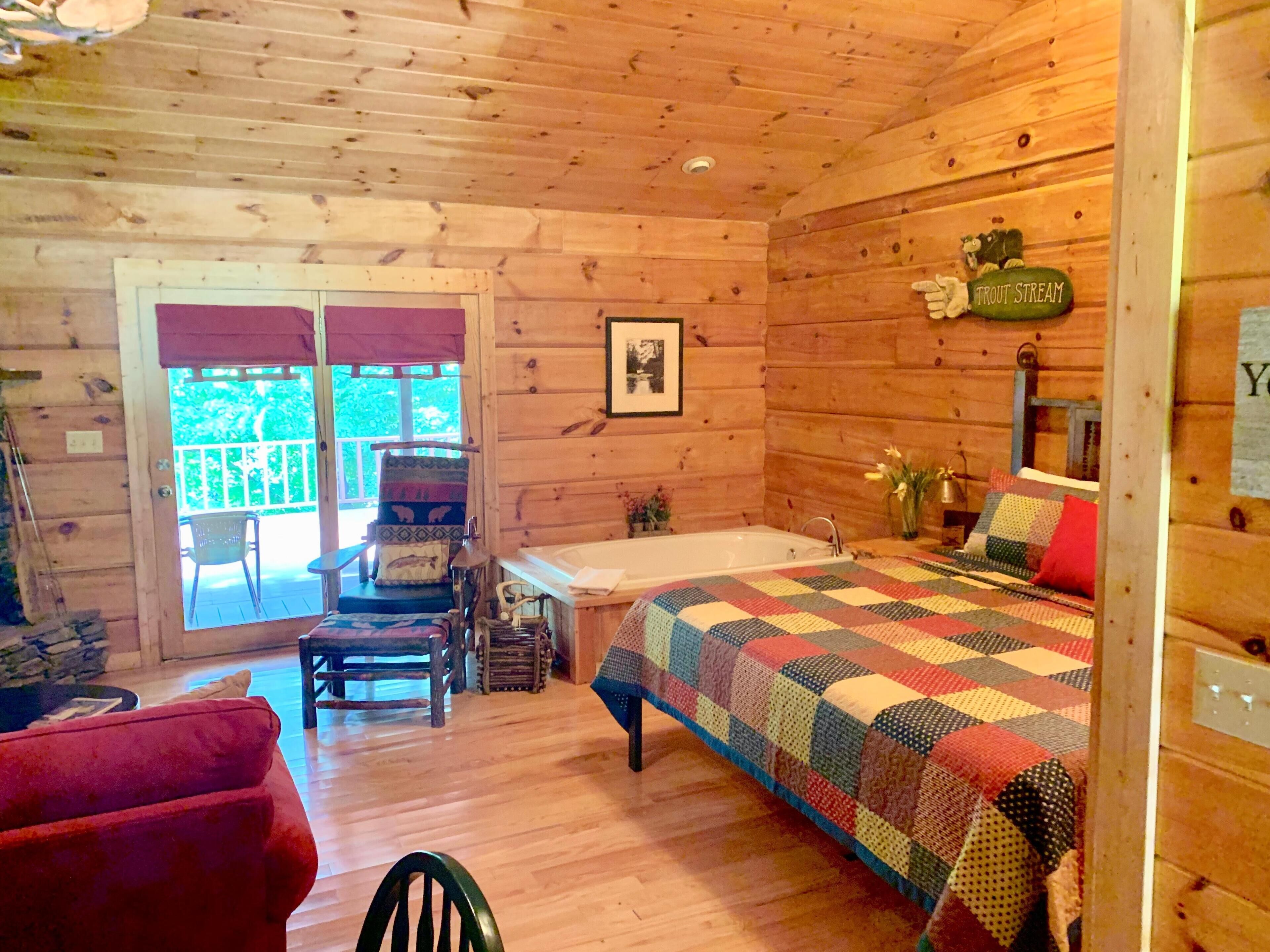 Cabin, 1 King Bed (River Bend)