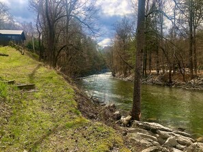 Cabin, 1 King Bed (River Bend) | Property grounds