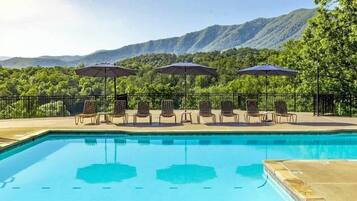 Cabin, 2 Queen Beds (Bear Haven) | Pool