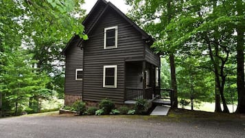 Cabin, 2 Queen Beds (Bear Haven) | Front of property