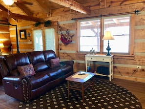 Cabin, 1 King Bed (Pipers Place) | Living area