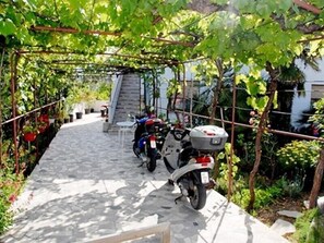 Property grounds - Apartments Marija, (2014), Krk, hr (Krk)