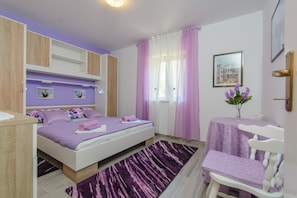 2 habitaciones, tabla de planchar con plancha, internet y ropa de cama 