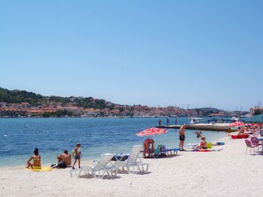 Tæt på stranden