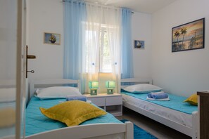 2 soverom, strykejern/-brett, internettilgang og sengetøy