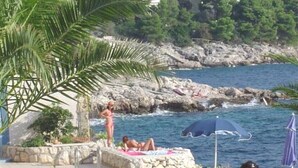 Pool - Apartments Arijana, (13820), Primošten, hr (Primošten)