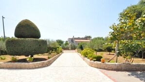 Property grounds - Apartments Majda, (15046), Umag, hr (Umag)