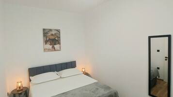 1 makuuhuone, silitysrauta/-lauta, internet, vuodevaatteet