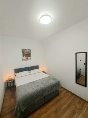 1 bedroom, iron/ironing board, Internet, bed sheets - Apartments Ivica, (8201), Makarska, hr (Makarska)