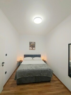 1 soverom, strykejern/-brett, internettilgang og sengetøy