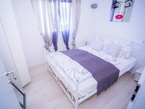 3 chambres, accĂšs Internet, draps fournis