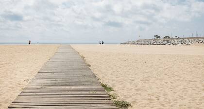 NEAR THE BEACH 20 KM FROM BARCELONA