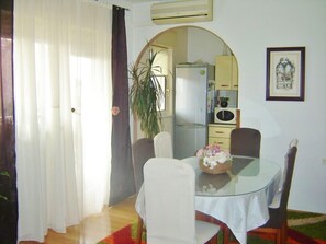 Dining - Apartment Frane, (15022), Kaštel Novi, hr (Kaštel Novi)
