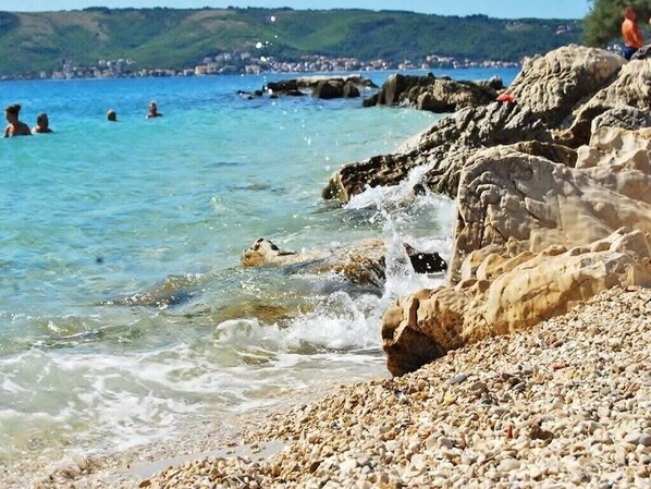 Beach nearby - Apartment Frane, (15022), Kaštel Novi, hr (Kaštel Novi)