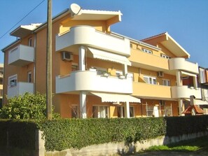 Exterior - Apartment Frane, (15022), Kaštel Novi, hr (Kaštel Novi)
