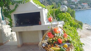 Property grounds - Apartments Ante, (11859), Vinišće, hr (Vinišće)