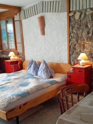 1 bedroom, internet, bed sheets