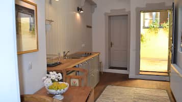 Fridge, stovetop, electric kettle, toaster