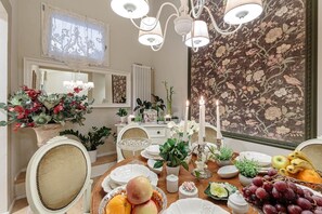 Dining - CASA UCCELLINI Apartment with a Romantic Terrace (Lucca)