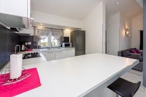 Fridge, microwave, toaster, cookware/dishes/utensils - Apartments Danica, (15608), Crikvenica, hr (Crikvenica)