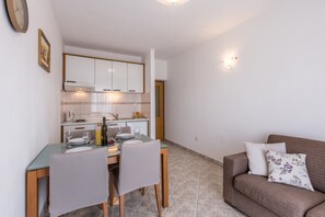 Living area - Apartments Ante, (14632), Primošten, hr (Primošten)