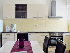 冰箱、烤箱、厨具/餐具