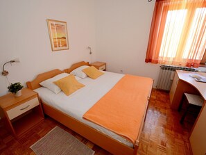 2 bedrooms, Internet, bed sheets - Apartments Anđelko, (11890), Diklo, hr (Diklo)