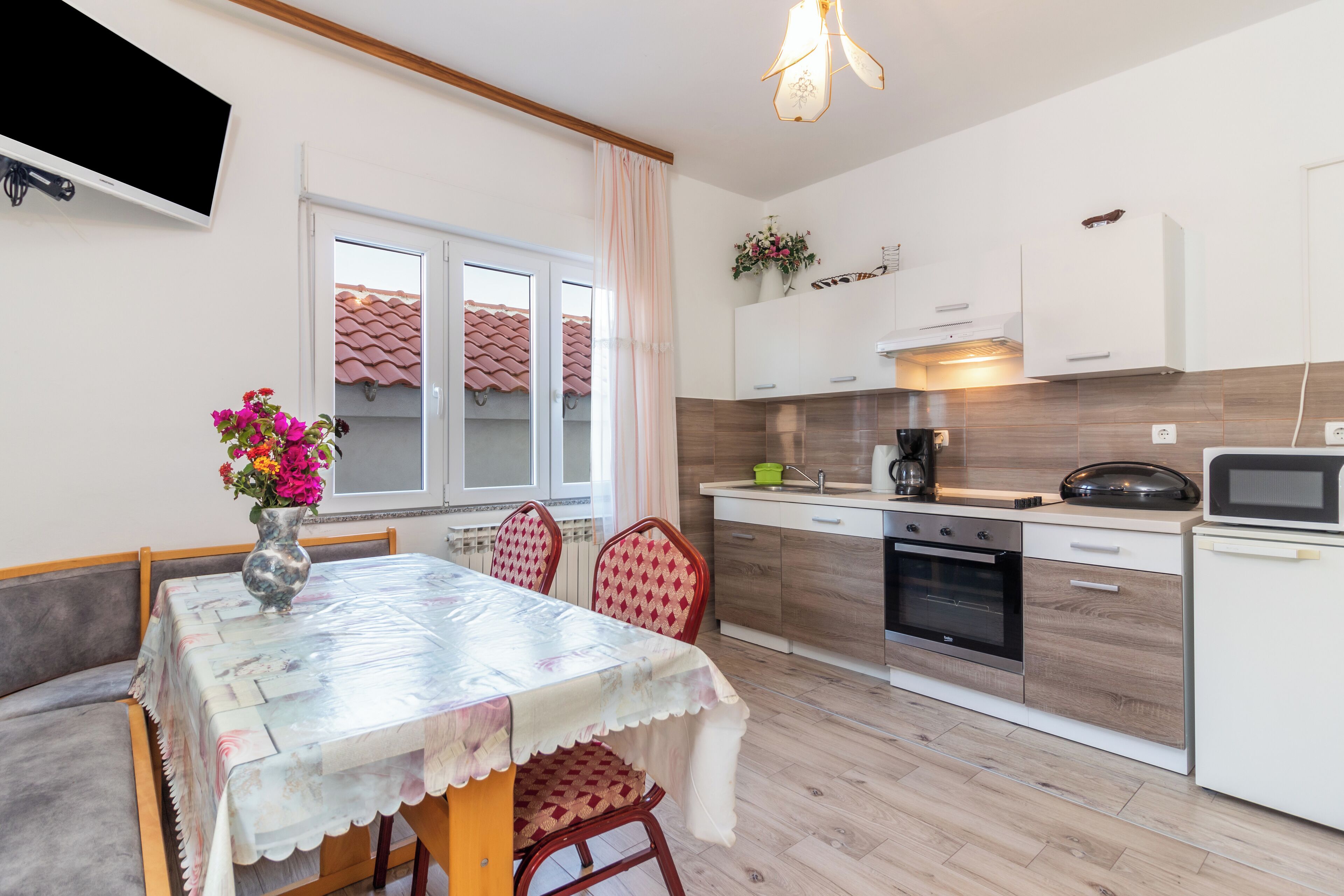 Frigorifero, microonde, lavastoviglie, tostapane